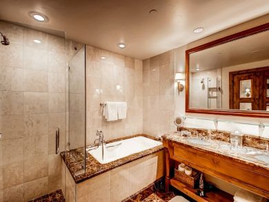 Batrhoom glass shower